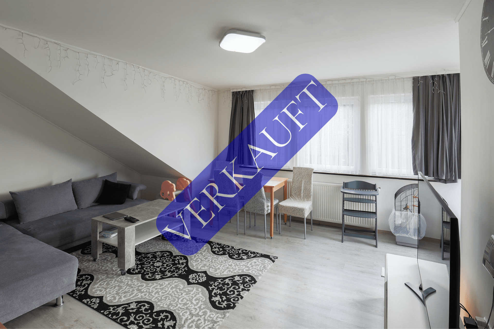 Kernsanierte 3-Zimmer-Dachgeschosswohnung in ruhiger Lage