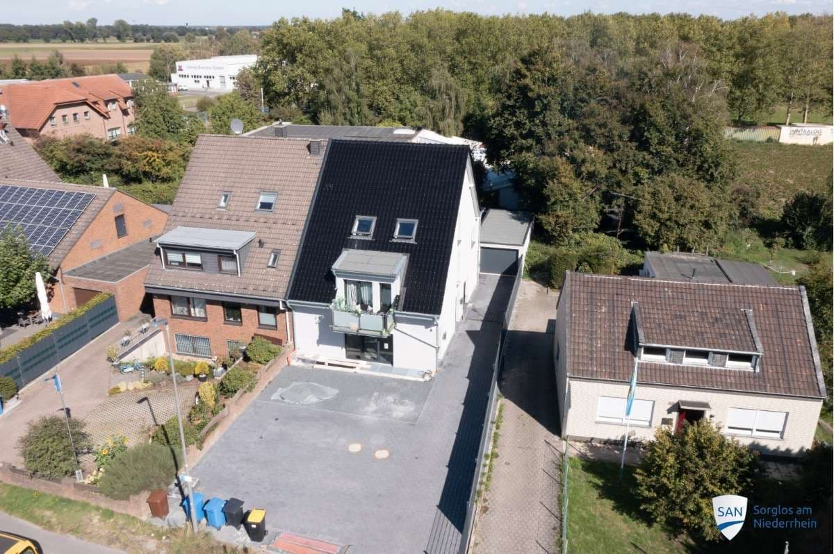 Ein Haus und zwei einmalige Maisonetten Wohnungen in Niederheide!